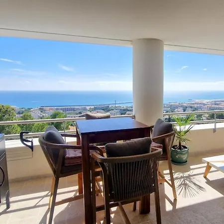 L'escapade, Vue Exceptionnelle, Standing, Piscine, Tennis, Climatisation, Parking アパート セット