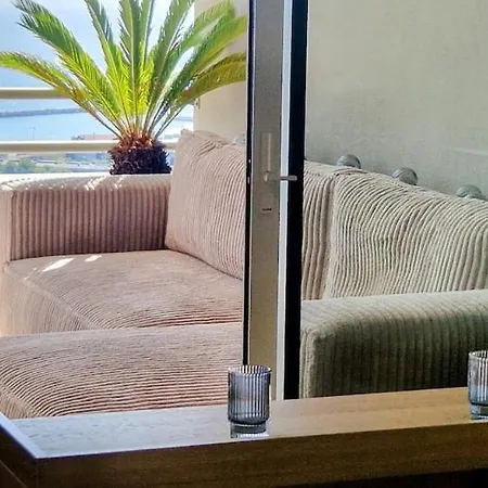 L'escapade, Vue Exceptionnelle, Standing, Piscine, Tennis, Climatisation, Parking * セット