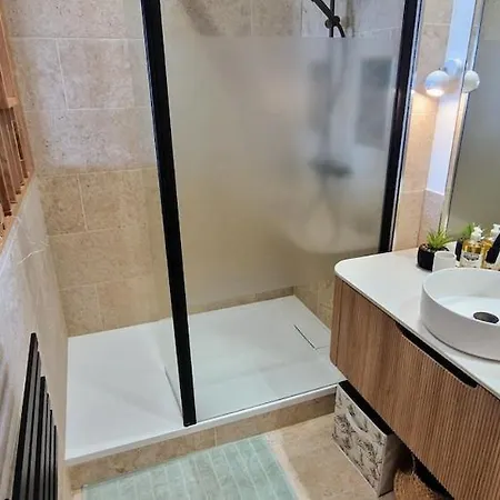 L'escapade, Vue Exceptionnelle, Standing, Piscine, Tennis, Climatisation, Parking アパート セット