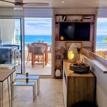 L'escapade, Vue Exceptionnelle, Standing, Piscine, Tennis, Climatisation, Parking